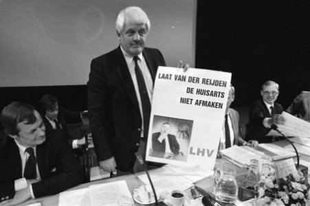 Vergadering Landelijke Huisartsen Vereniging in RAI te Amsterdam Landelijke Hui, Bestanddeelnr 933-6537
