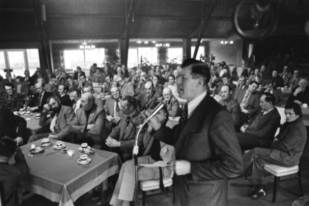 Vergadering leden Cooperatieve Melkcentrale in Alphen aan de Rijn i.v.m. komende, Bestanddeelnr 929-0108