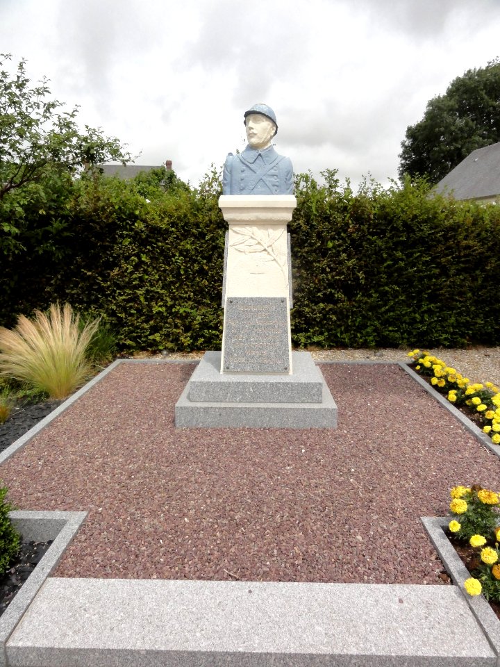 Vergetot (Seine-Mar.) monument aux morts