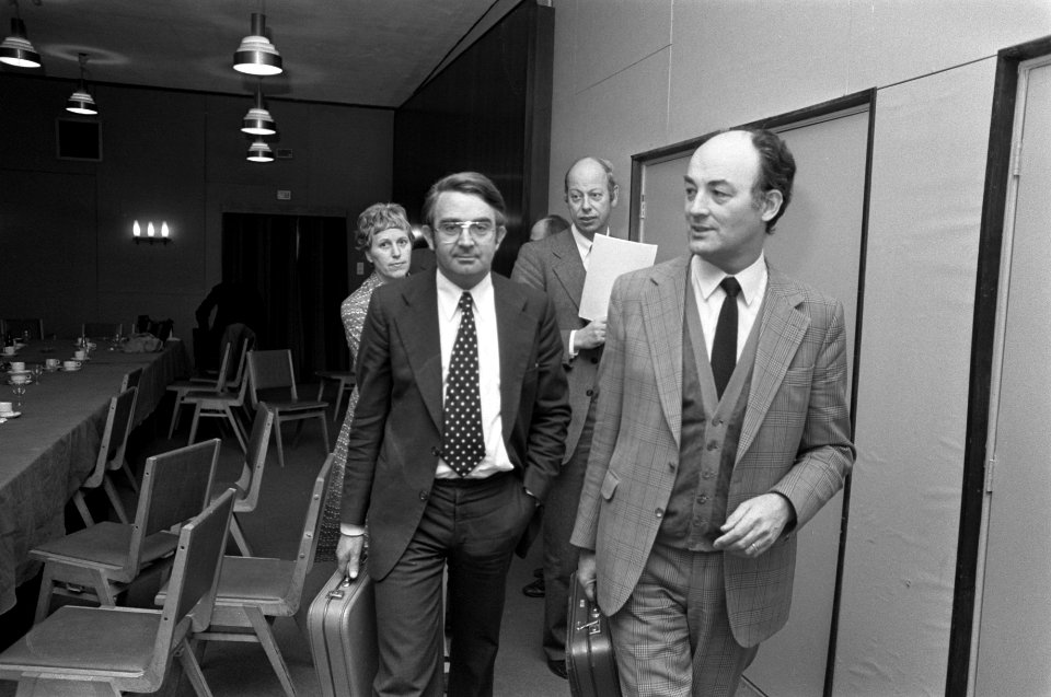 Vergadering ARP-top in Scheveningen in verband met kabinetsformatie Aantjes (l), Bestanddeelnr 929-4519
