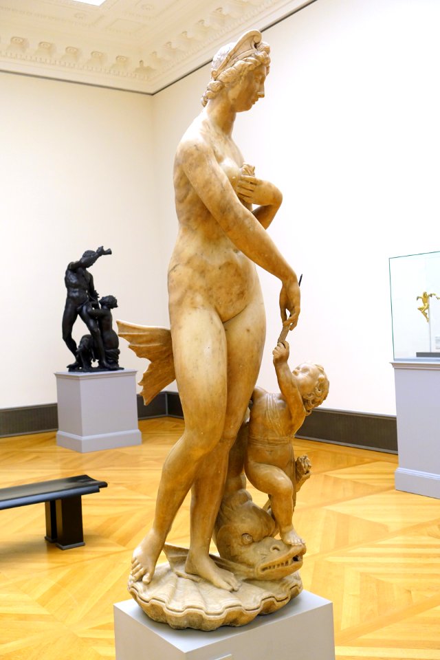 Venus and Cupid, Southern Netherlands, 1550-1600, marble - Bode-Museum - DSC03069
