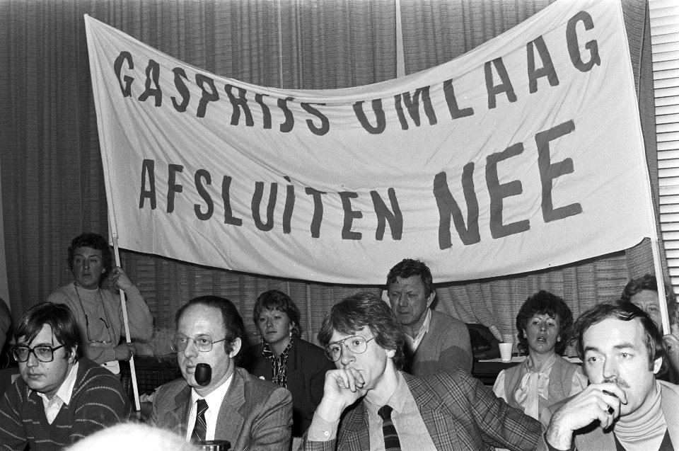 Verg. commissie van Bijstand in stadhuis A'dam over hoge gasprijzen en afsluitin, Bestanddeelnr 931-9409