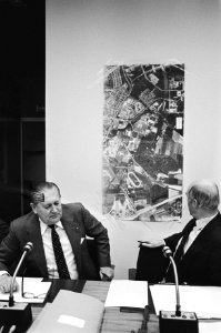 Verg. vaste commissie voor Verkeer en Waterstaat over begroting PTT voor 1982 en, Bestanddeelnr 931-9330