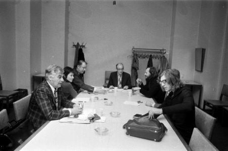 Vergadering fractievoorzitter Amsterdamse Gemeenteraad v.l.n.r. Martini (D66), , Bestanddeelnr 928-3478