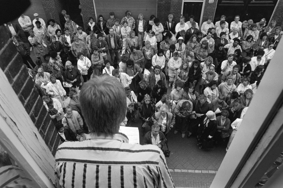 Vergadering personeel WSBZ over staking (gemeentelijk schoonmaakdienst Amsterdam, Bestanddeelnr 934-2669