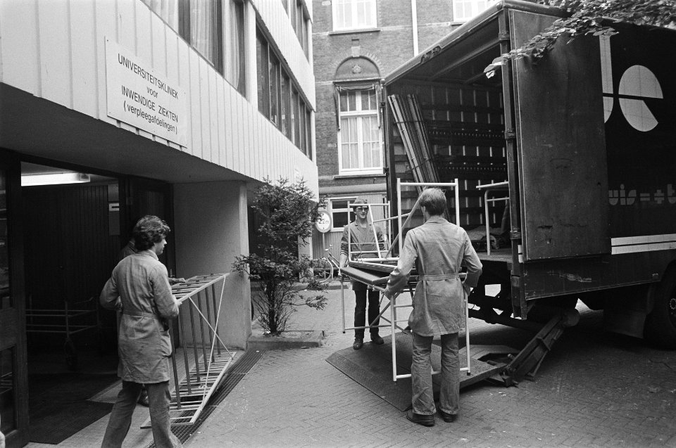 Verhuizing Binnengasthuis naar AMC in Bijlmeer begonnen beelden tijdens de verhuizing, Bestanddeelnr 931-5574