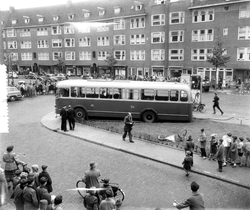 Verkeersongeluk met bus Maasstraat, Bestanddeelnr 907-1545