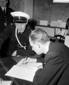 Verkeersjournalen in Dordrecht op initiatief van de heer Klomp, Bestanddeelnr 910-9230