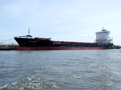 Water hard freighter photo
