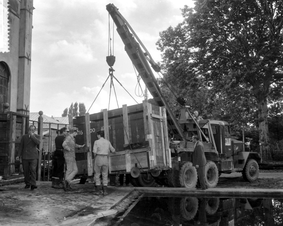 Verhuizing van nijlpaarden in Artis naar olifantenverblijf, Bestanddeelnr 915-6164