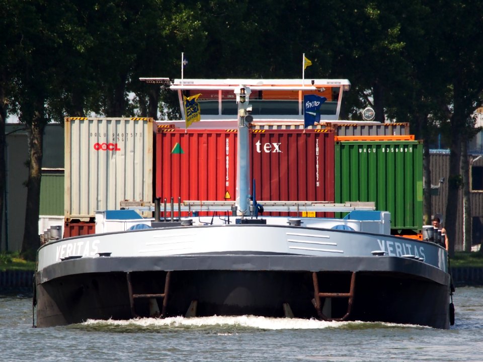 Veritas - ENI 02317734, Amsterdam-Rijn kanaal, pic1