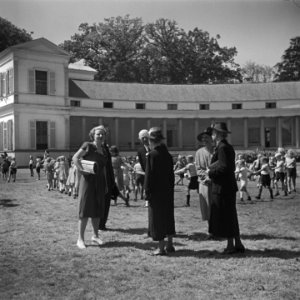 Verjaardag prinses Irene reportage van het kindertuinfeest paleis soestdijk, Bestanddeelnr 900-7029