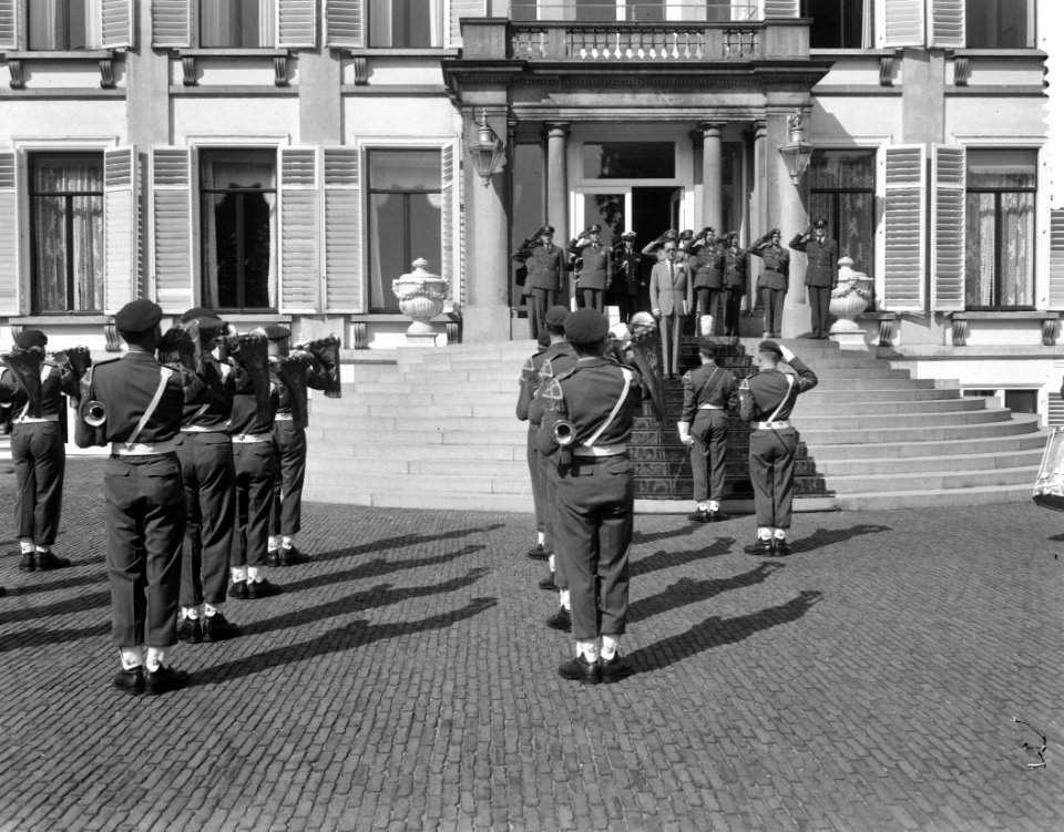 Verjaardag Prins Bernhard . Defile. Het tambourcorps van de Koninklijke Militair, Bestanddeelnr 912-6639