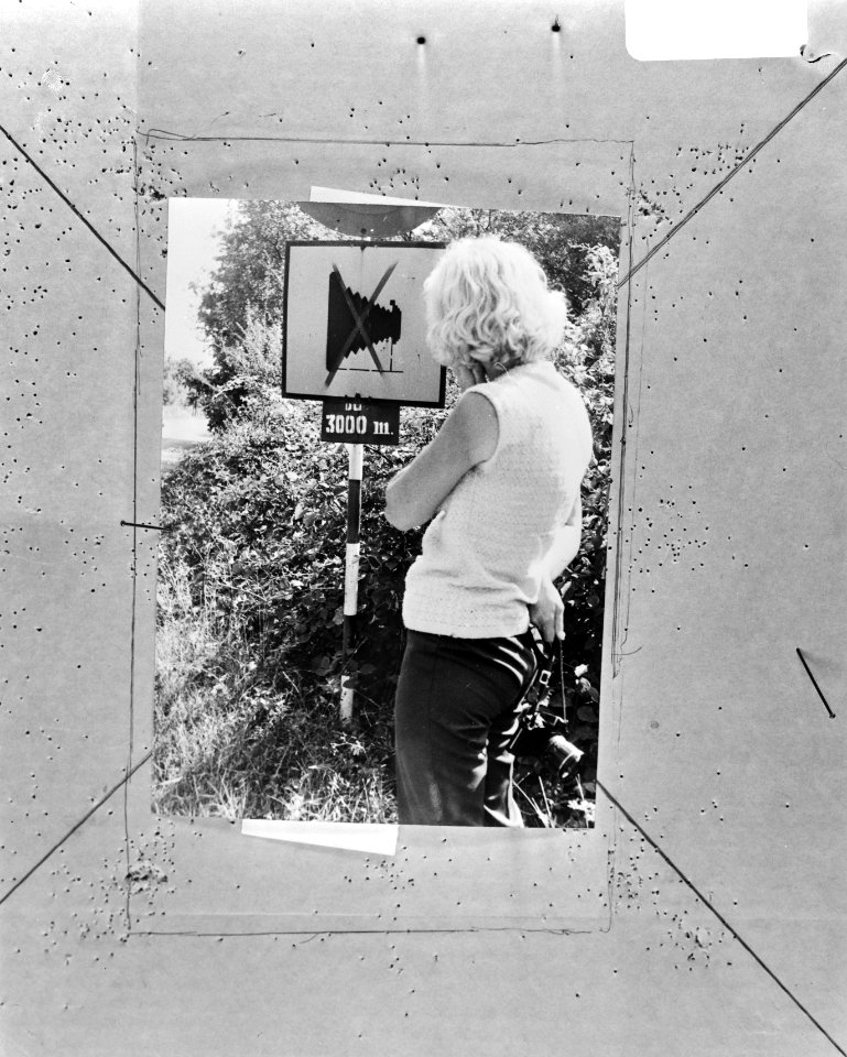 Verkeersbord Verboden te fotograferen in Joegoslavie, Bestanddeelnr 923-7875