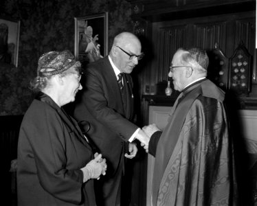 Verjaardagsfeest van kroning van de Paus Vice admiraal Rost van Tonningen felic, Bestanddeelnr 913-1474