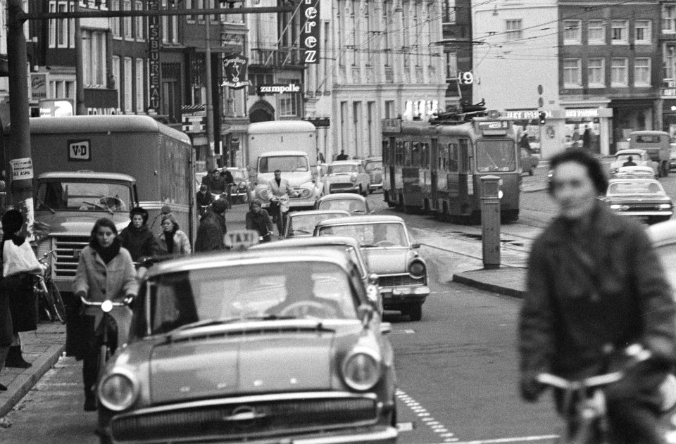 Verkeersdrukte in Amsterdam, Bestanddeelnr 919-9073