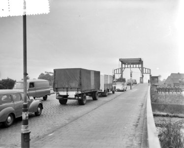 Verkeersopstopping Vechtbrug Muiden, Bestanddeelnr 907-9796