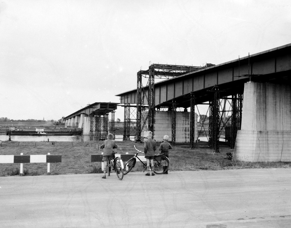 Verkeersbrug bij Rhenen, Bestanddeelnr 908-7827