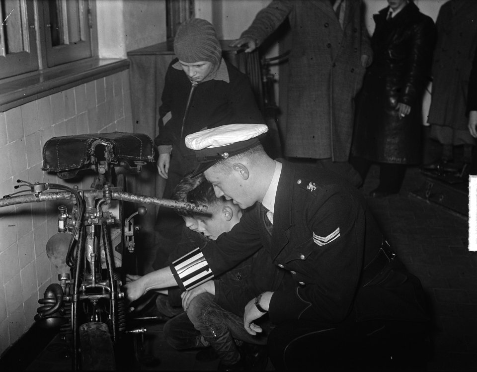 Verkeerstentoonstelling Amsterdamse verkeerspolitie, Bestanddeelnr 904-4193