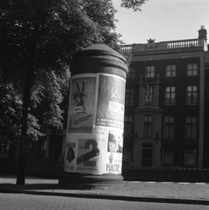 Verkiezingen 1946. Reclamezuil (peperbus) met verkiezingsaffiches te Amsterdam, Bestanddeelnr 901-7356 photo