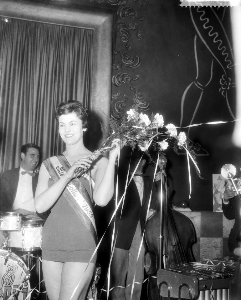 Verkiezing van Miss Holland 1959 in het Casino te Amsterdam, winnares Peggy Erwi, Bestanddeelnr 910-3490