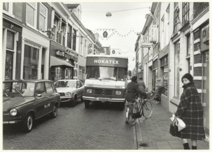 Verkeerssituatie in de Spaarnwouderstraat. NL-HlmNHA 54031534