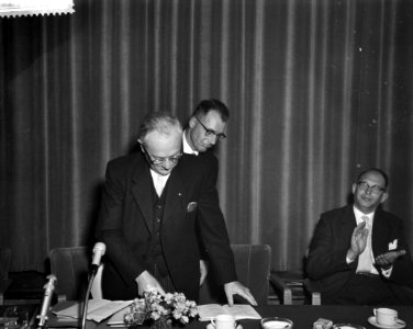 Verkiezing in de algemene ledenvergadering van het CNV te Utrecht van een nieuwe, Bestanddeelnr 910-6897