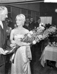 Verkiezing van miss Bril 1959 in het Apollopaviljoen te Amsterdam, Miss Bril 195, Bestanddeelnr 910-2378