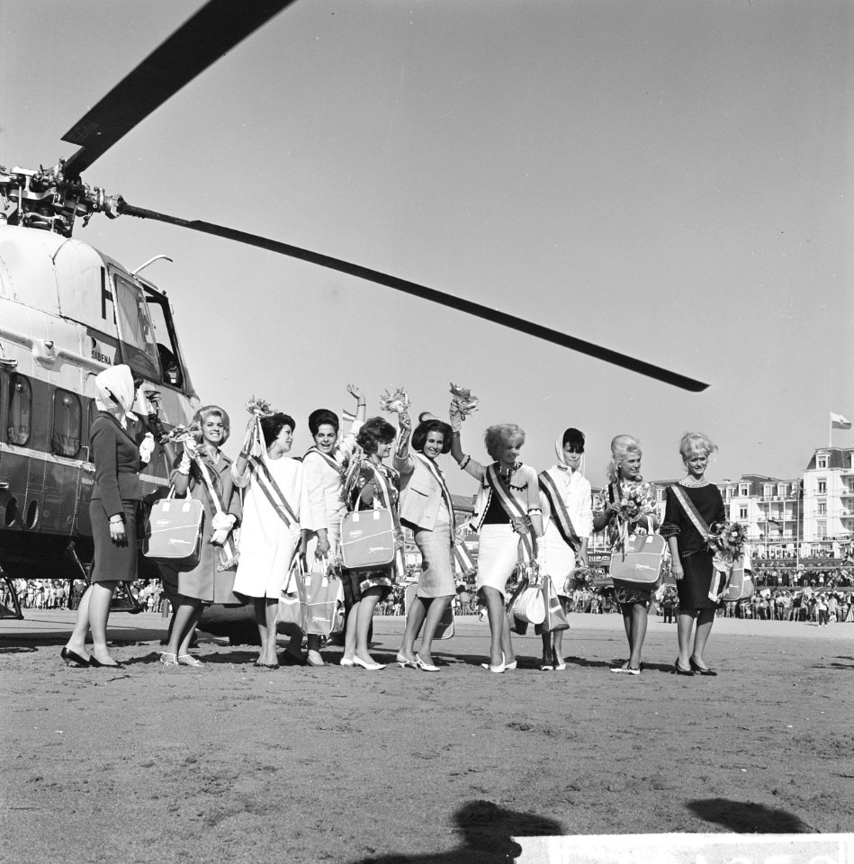 Verkiezing Miss Benelux , aankomst van de missen op het strand van Scheveningen, Bestanddeelnr 914-1626