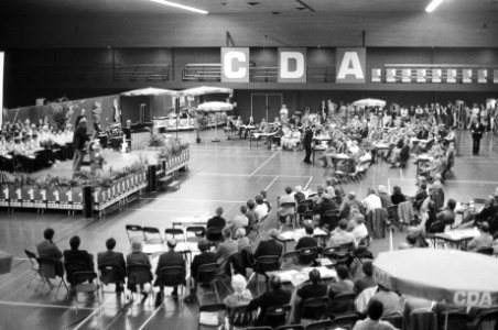 Verkiezingsbijeenkomst CDA Nijmegen, opdracht CDA zaaloverzicht, Bestanddeelnr 932-3134