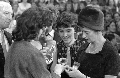 Verkiezing in het concertgebouw van Miss Modinette 60, Bestanddeelnr 911-7874