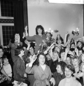 Verkiezing in het Concertgebouw van Miss Modinette 60 Winnares werd Hennie de V, Bestanddeelnr 911-7881