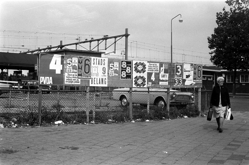 Verkiezingsborden in Alkmaar i.v.m. gemeenteraadsverkiezingen, Bestanddeelnr 925-8495
