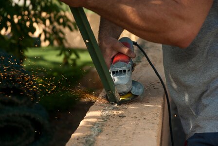 Grinder sparks diy