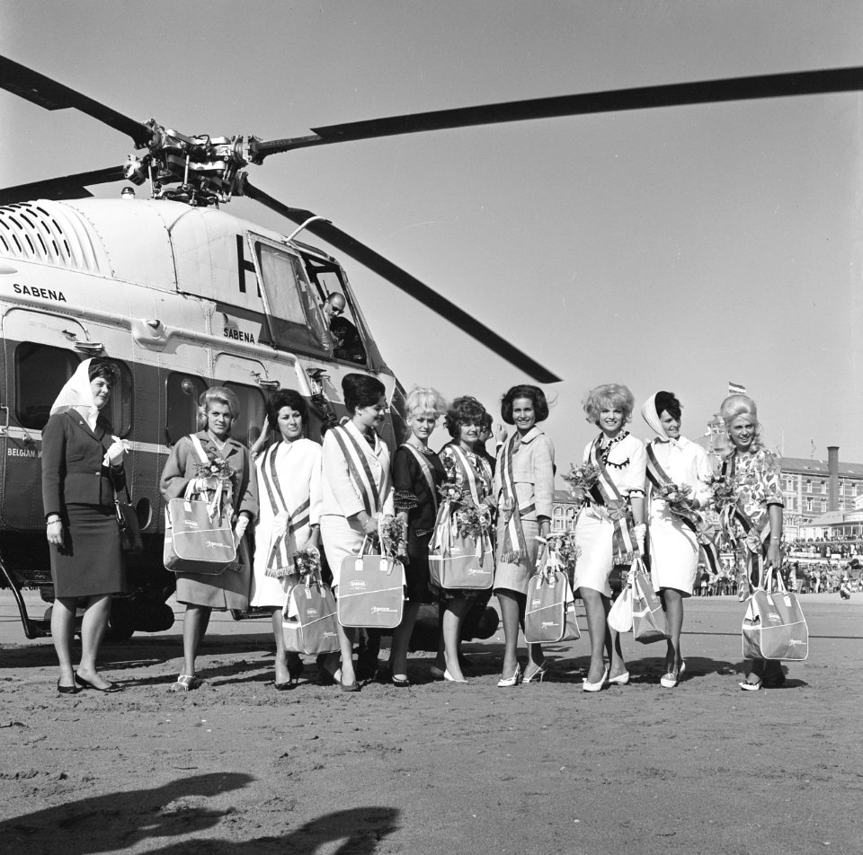 Verkiezing Miss Benelux , aankomst van de missen op het strand van Scheveningen, Bestanddeelnr 914-1624
