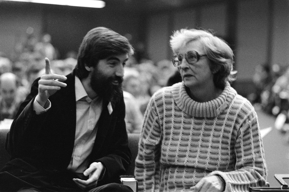 Verkiezingscongres PvdA in Congrescentrum van RAI, Max van der Berg met Liesbeth de Uyl, Bestanddeelnr 931-3452