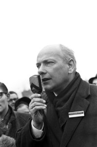 Verkiezingscaravan PvdA in Amsterdam, nummer 18, 19 en 21 Den Uyl , nummer 20 me, Bestanddeelnr 920-0582