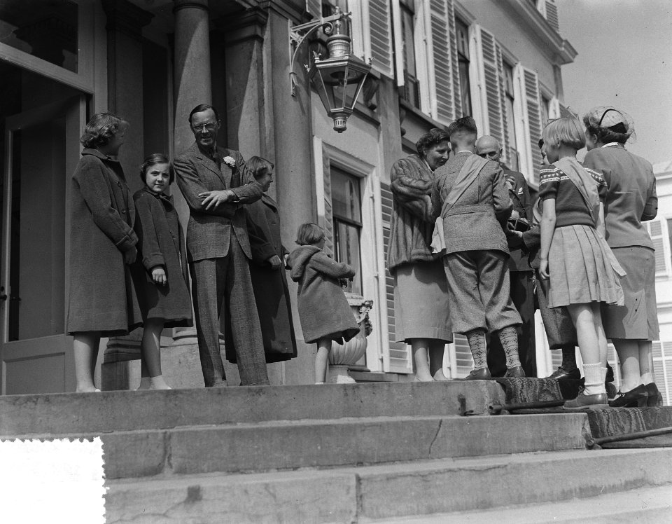 Verjaardag Koningin Juliana Soestdijk, Bestanddeelnr 906-4359