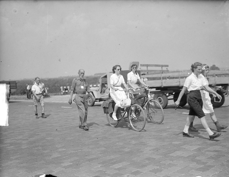 Vierdaagse deelnemer met baard, Bestanddeelnr 903-5112