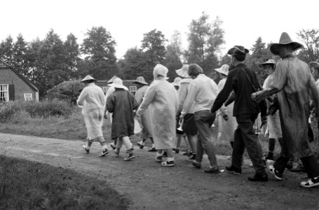 Vierdaagse Apeldoorn gestart, Bestanddeelnr 911-4583