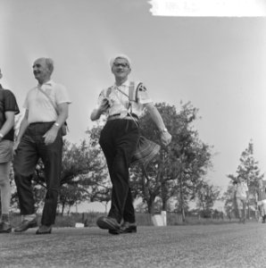 Vierdaagse Apeldoorn van start, de wandelaars op weg, Bestanddeelnr 916-6681