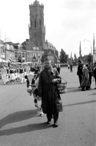 Vierdaagse gestart, doorkomst in Elst, Bestanddeelnr 911-4550
