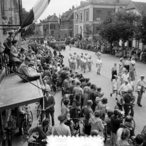 Vierdaagse. Eerste dag, overzicht Elst, Bestanddeelnr 904-7001
