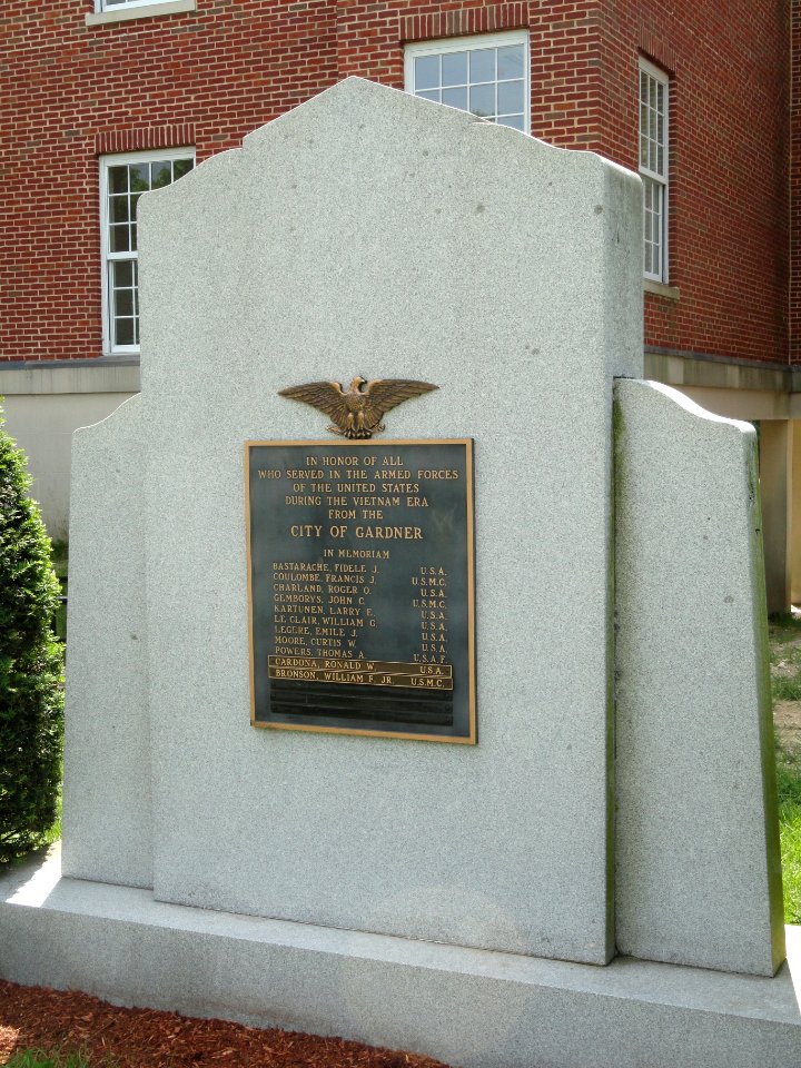 Vietnam War Memorial - Gardner, MA - DSC00892