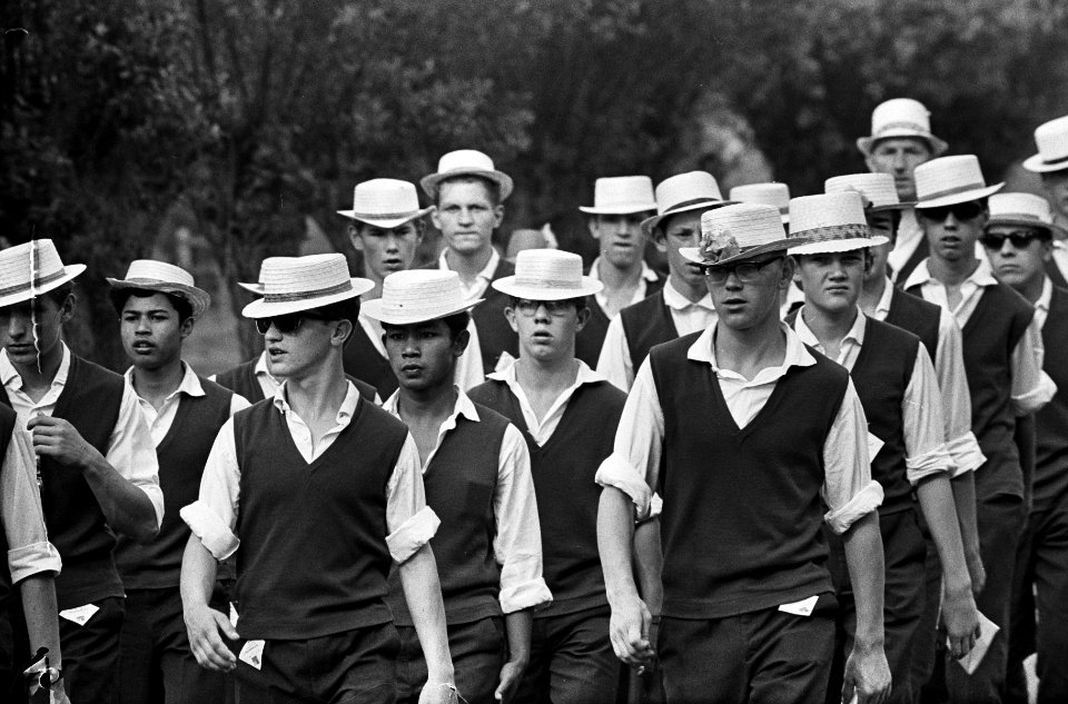 Vierdaagse Apeldoorn van start, een groep met strohoeden, Bestanddeelnr 916-6684