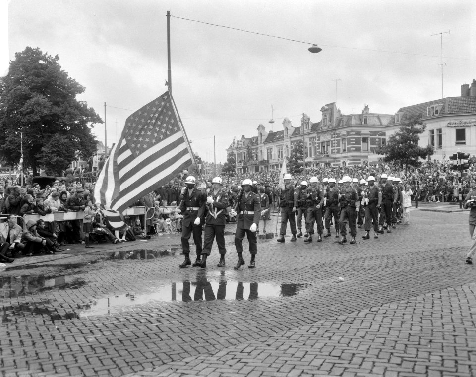 Vierdaagse Nijmegen, Amerikanen komen binnen, Bestanddeelnr 919-4075