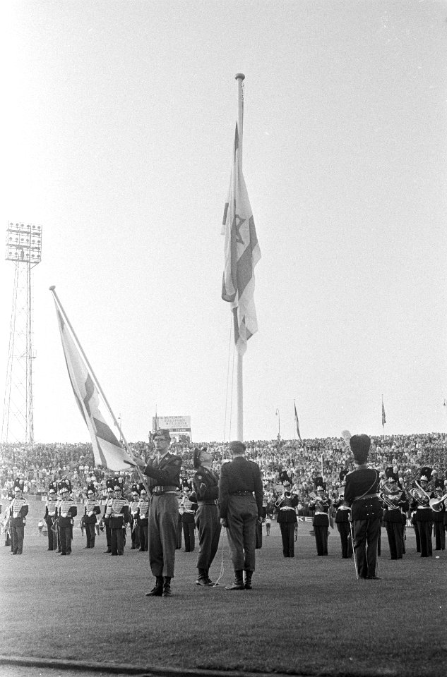 VIERDAAGSE, vlaggen, parades, Bestanddeelnr 920-5334