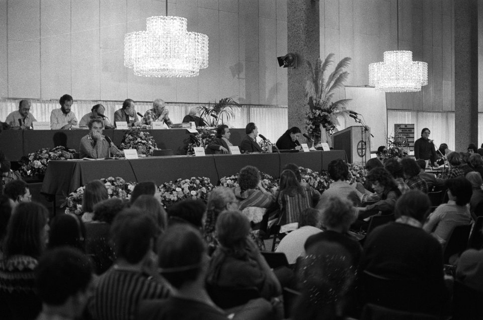 Vierde Russel Tribunaal over rechten van de Indianen in de Amerikas in De Doelen, Bestanddeelnr 931-1665