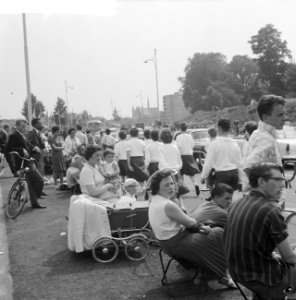 Vierdaagse. Toeschouwers en lopers, Bestanddeelnr 912-7703