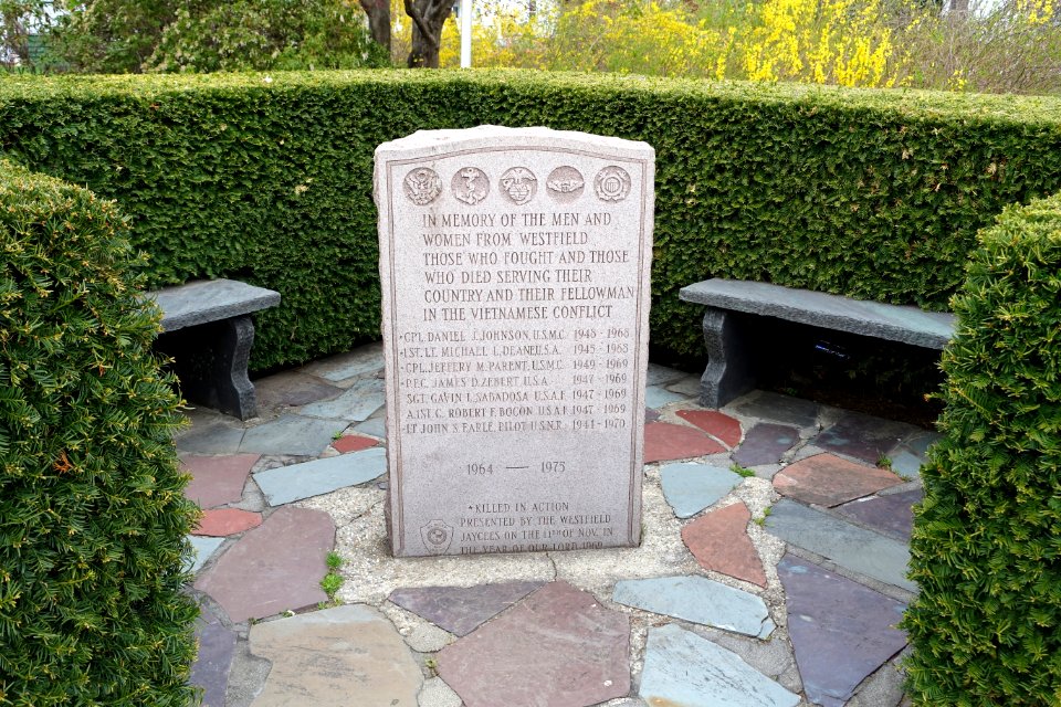Vietnam War Memorial - Elizabeth Parker Memorial Park - Westfield, MA - DSC02253